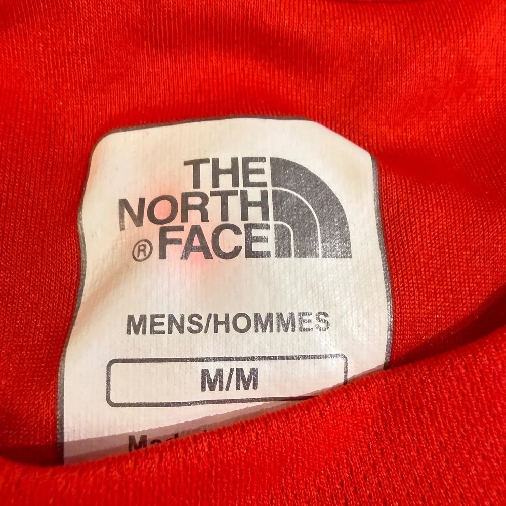 The North Face Mens FlashDry Mesh Performance T-Shirt Red Blue Colorblock Medium